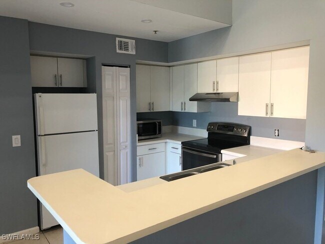 Building Photo - 1195 Wildwood Lakes Blvd