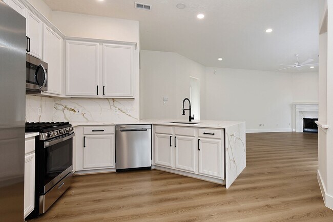 Building Photo - 122 S Abram Cir