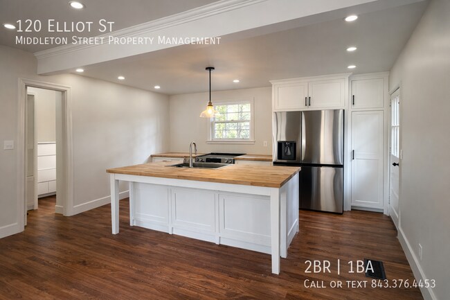 Building Photo - 120 Elliot St-