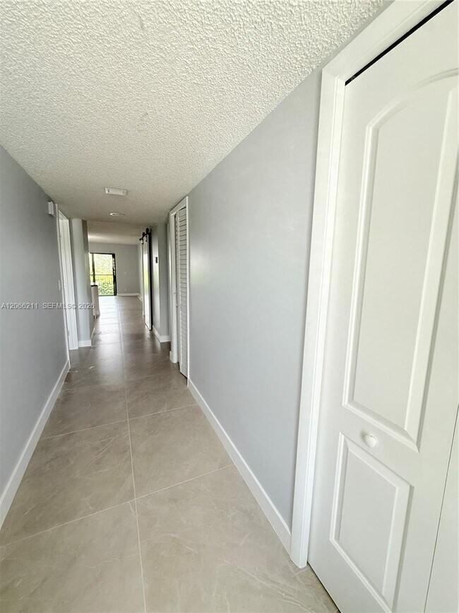 Building Photo - 16511 Blatt Blvd