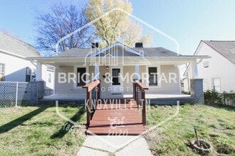 Building Photo - 404 E Emerald Ave