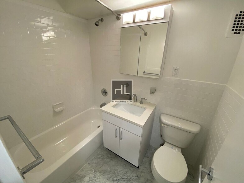 Building Photo - EAST 56 STREET