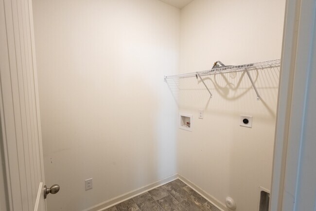 Building Photo - 5791 Mountain View Trl