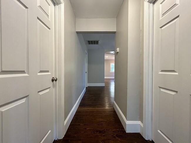 Building Photo - 217 Skyland Ave