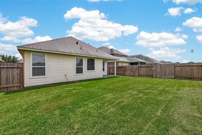Building Photo - 1251 S Maple Dr