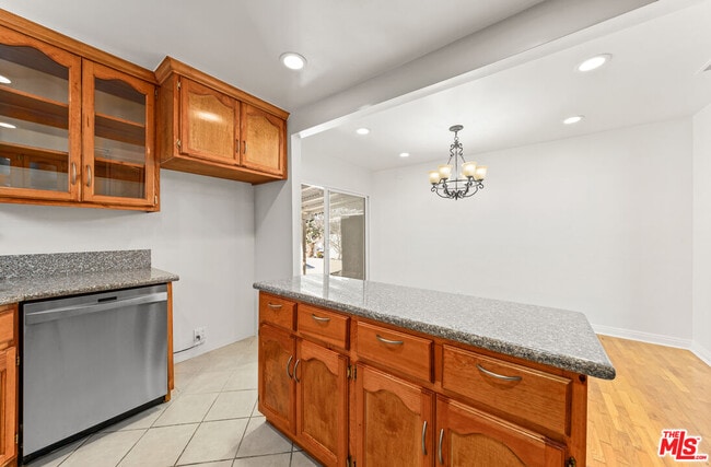 Building Photo - 4221 Stewart Ave