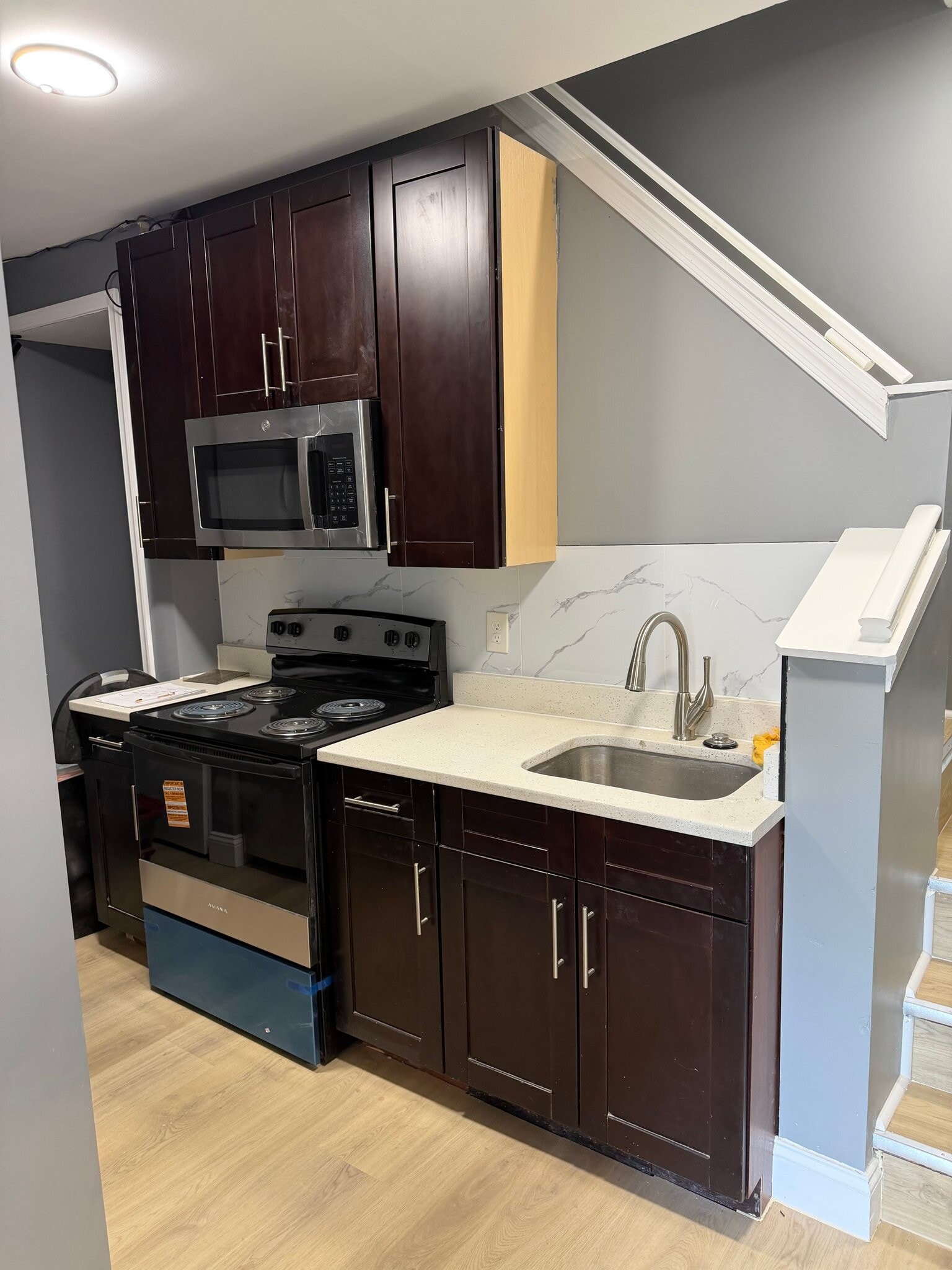 Building Photo - 427 S Augusta Ave