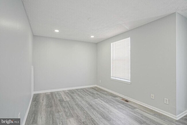 Building Photo - 53 Victoria Manor Ct