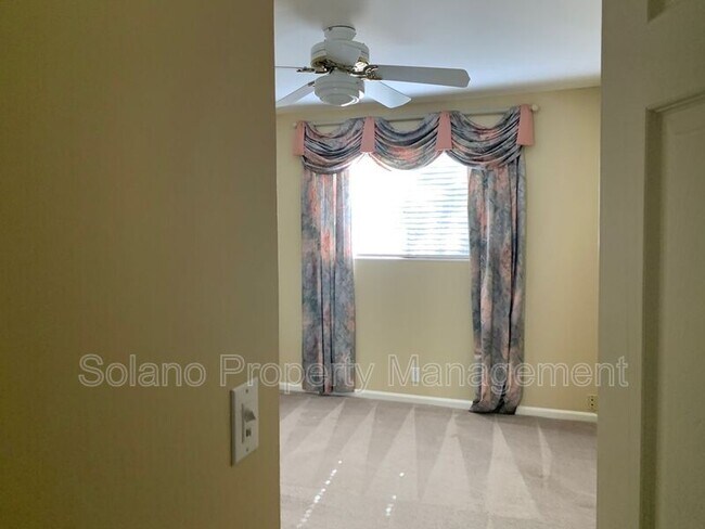 Building Photo - 236 Cheyenne Dr