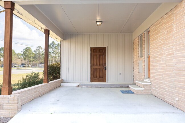 Building Photo - 523 Pitt Moore Rd