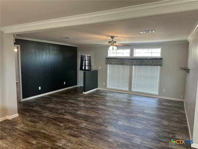 Building Photo - 908 N Henry St