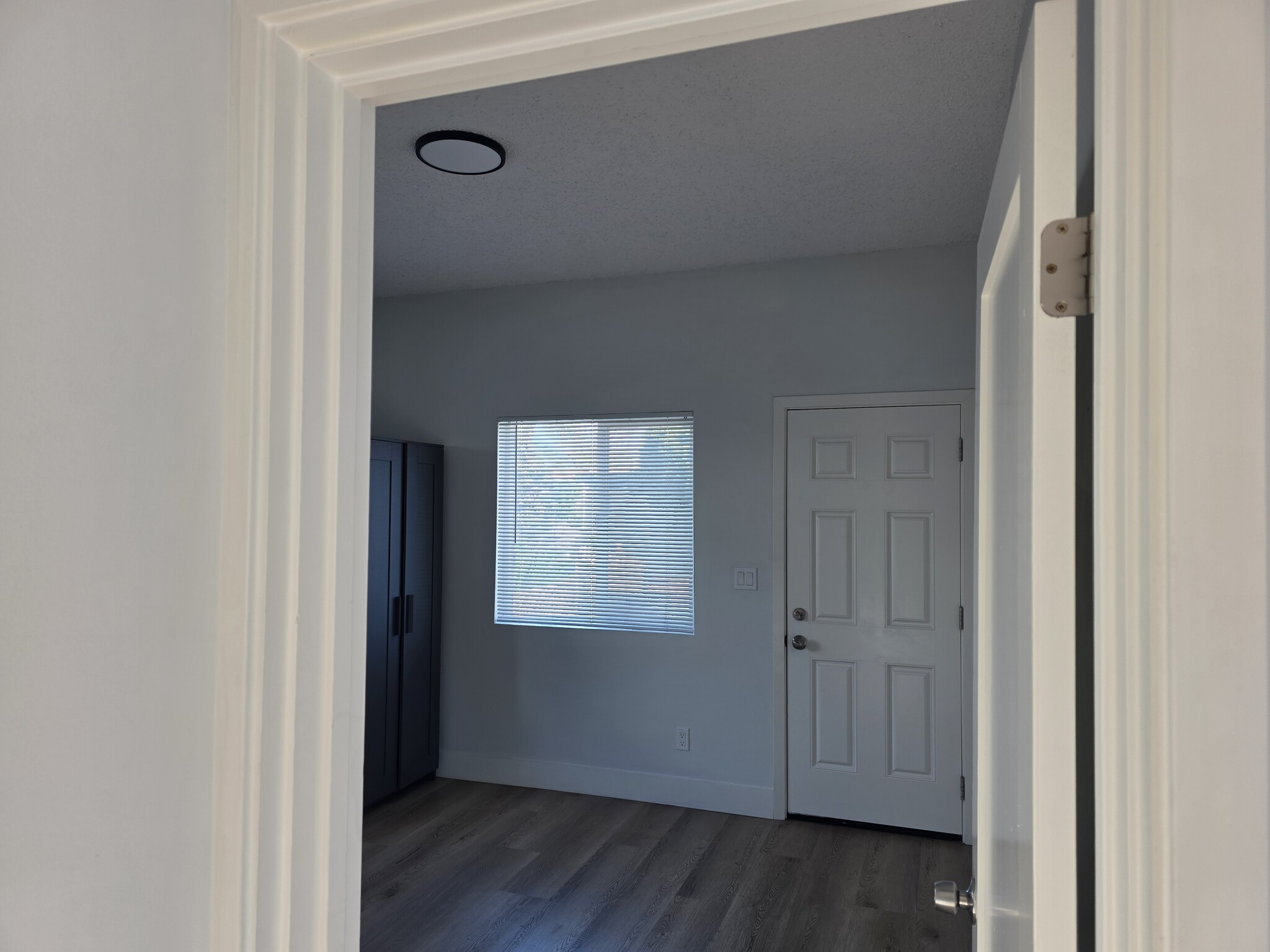 Building Photo - 247 W Sepulveda St