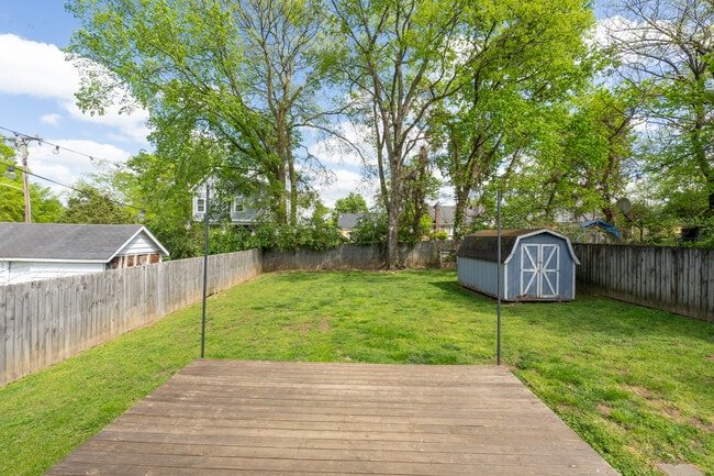 Building Photo - 2906 Glenmeade Dr