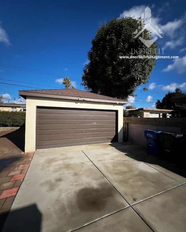 Building Photo - 956 W Harvard Pl