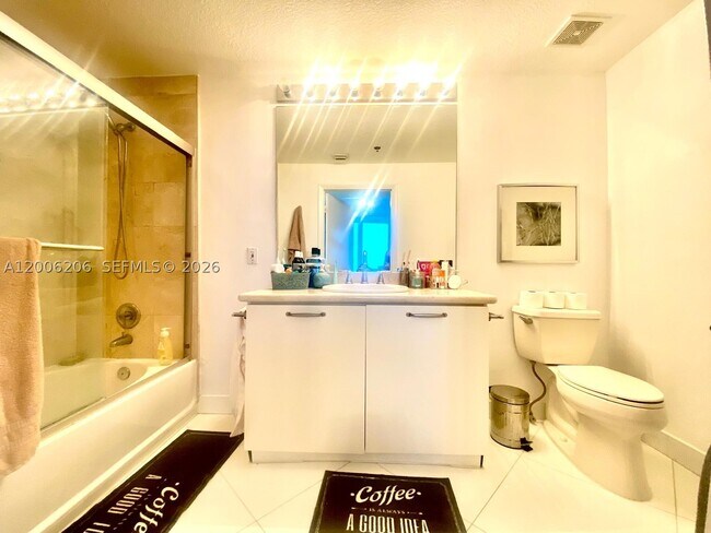Building Photo - 6515 Collins Ave