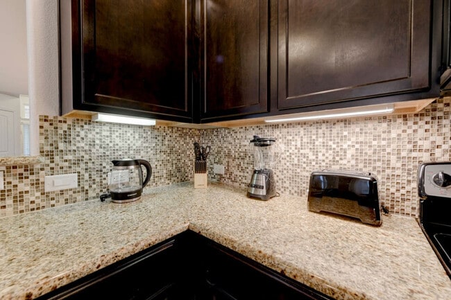 Building Photo - 12500 Ellen Ct
