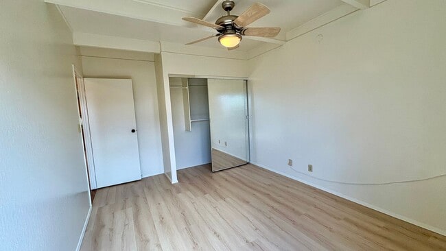 Building Photo - AVAILABLE NOW! 2 BED/1 BATH TOWNHOME W/ LO...