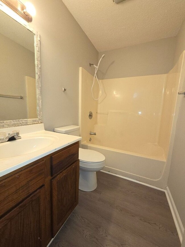 Building Photo - 309 E Spruce St