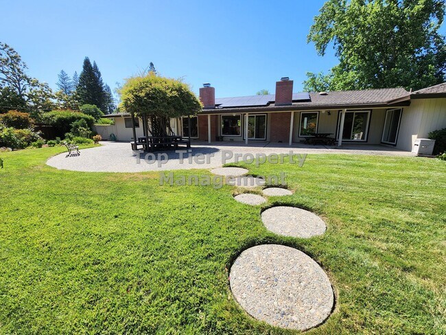 Building Photo - Spectacular 4 Bd/3 Ba, 2379 sf (plus separate structure ideal for office), single-family house in...