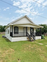 Building Photo - Nice 3 Bdrm 1 Bath Home in Gunter Texas