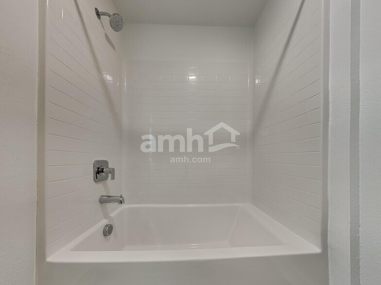 Building Photo - 8373 Buckskin Clf Ave