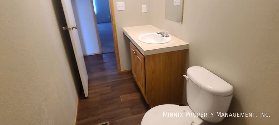 Building Photo - 304 SE 4th St