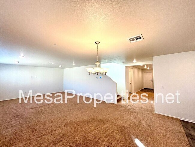 Building Photo - 14173 Mustang Cir