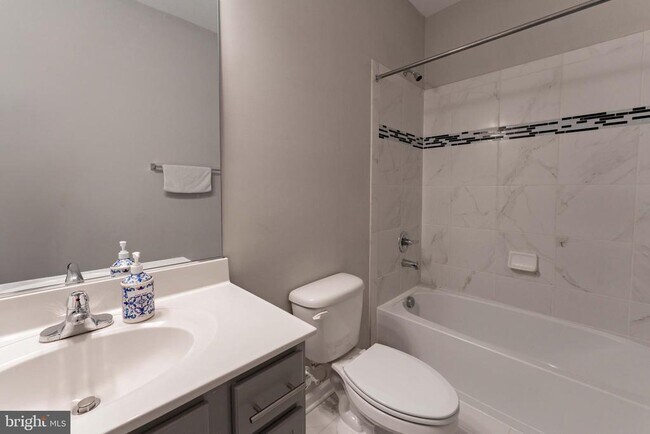 Building Photo - 14302 Potomac Heights Ln