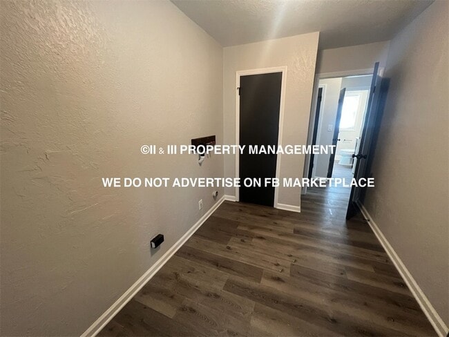 Building Photo - 488 N Neconi Ave