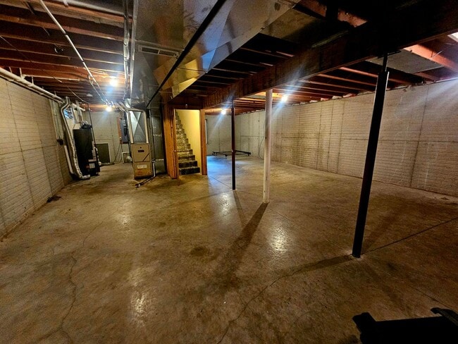 Building Photo - 3 Bedroom House built in 2003 Located in a...
