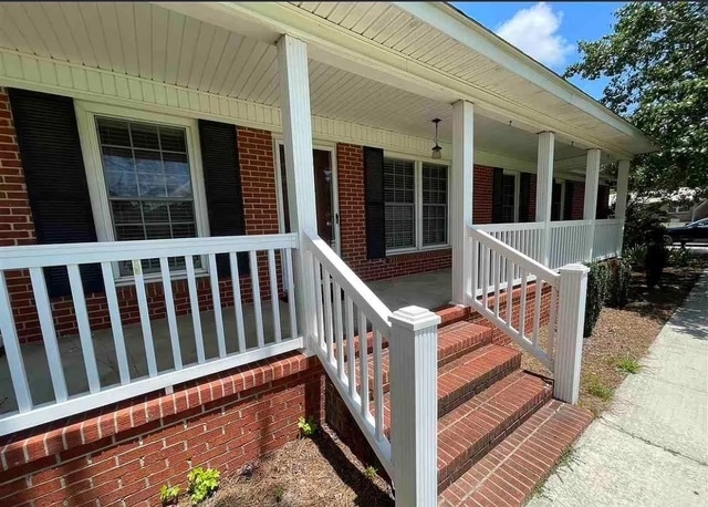 Building Photo - 1029 Edgewood Dr