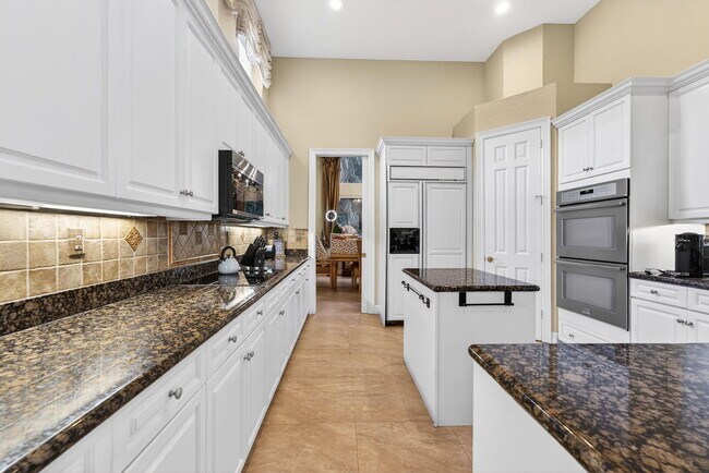 Building Photo - 7162 Vía Firenze