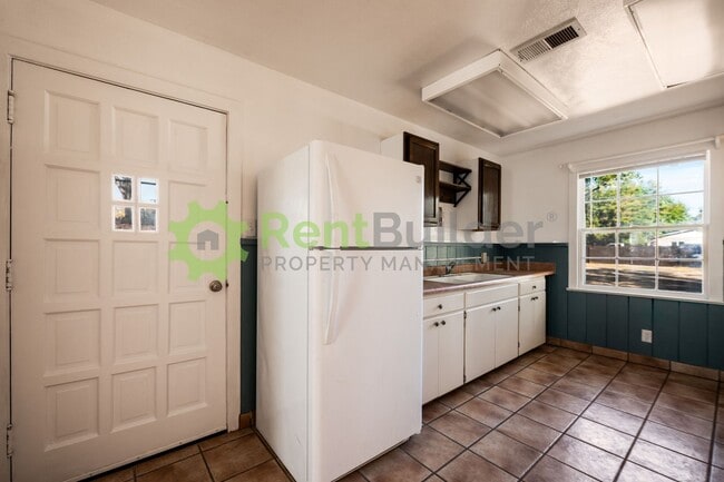 Building Photo - LEASE PENDING - PLEASE APPLY AT YOUR OWN DISCRETION