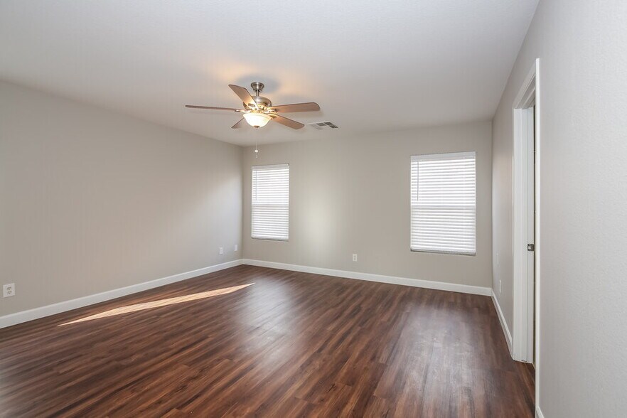 Building Photo - 5016 Charlo Dr