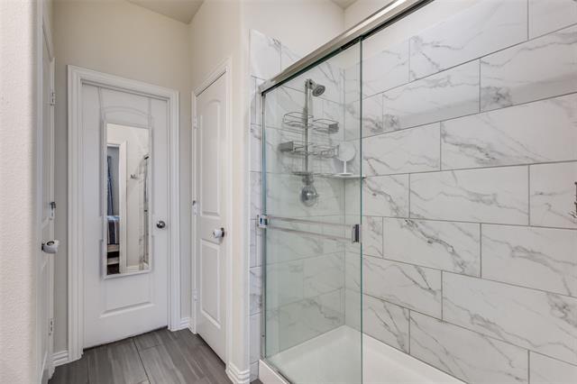 Building Photo - 811 Maverick St