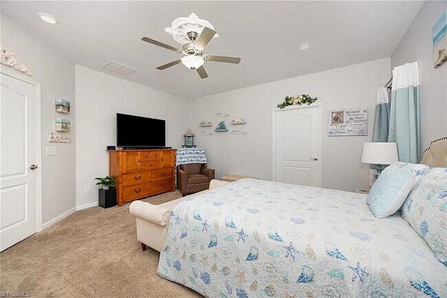 Building Photo - Earn Wealth While Leasing - Like a Homeown...
