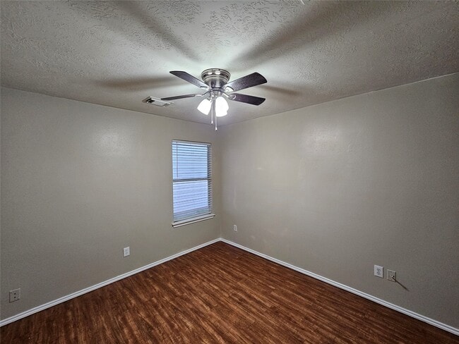 Building Photo - 13111 Cherryglade Ct