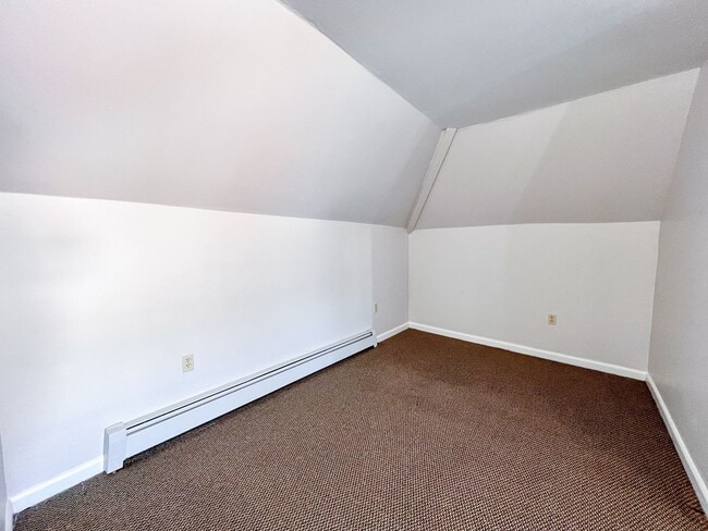 Building Photo - 207 Wethersfield Ave