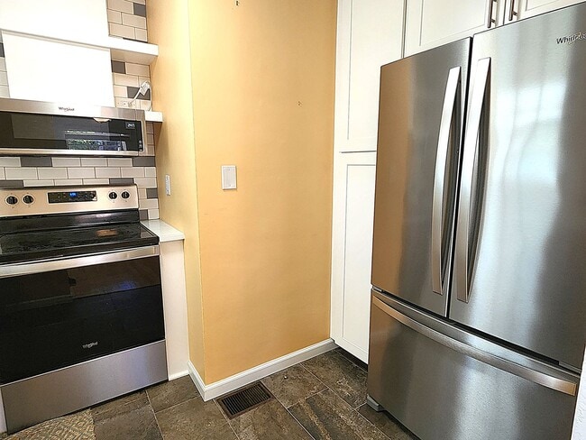 Building Photo - Updated 3-bedroom, 2-bath home