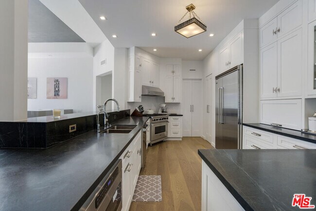 Building Photo - 10100 Empyrean Way