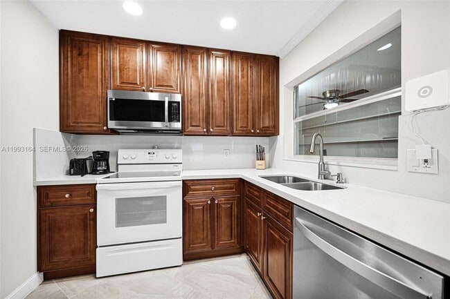 Building Photo - 2528 SW Natura Blvd