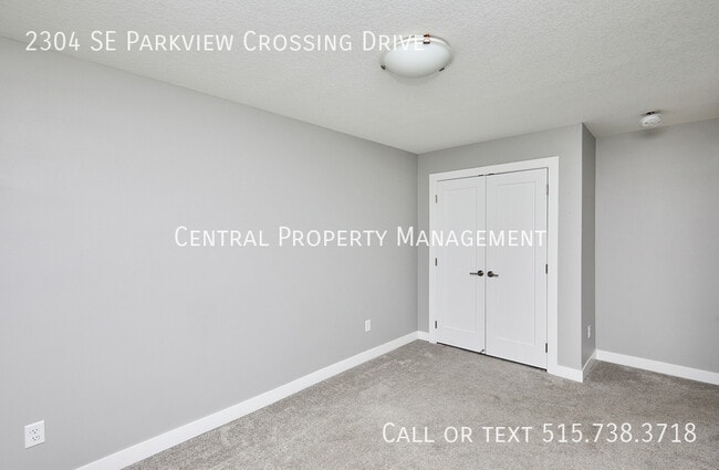 Building Photo - 2304 SE Parkview Crossing Dr