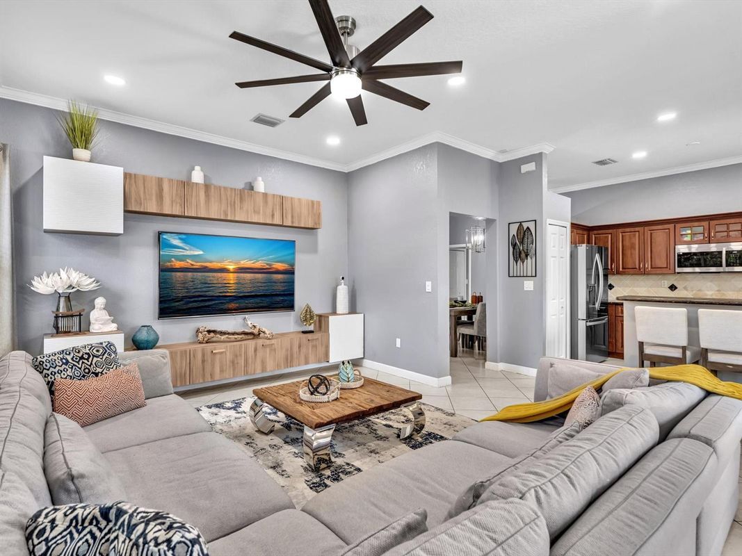 Building Photo - 14304 S Royal Cove Cir