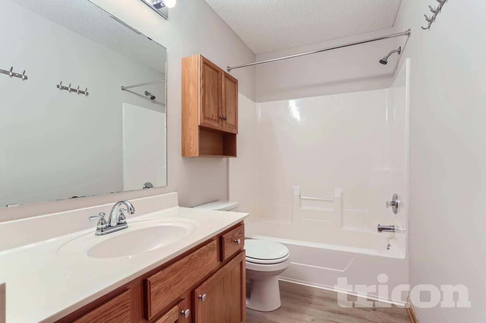 Building Photo - 2202 Marilyn Ave