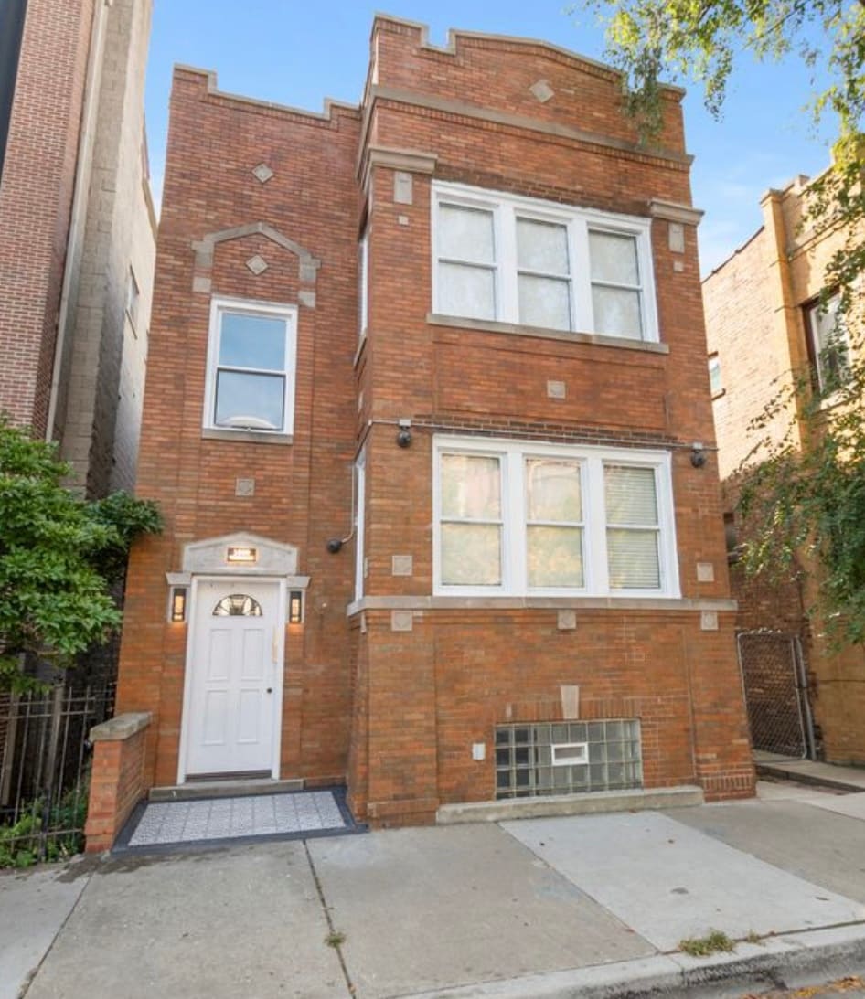 Building Photo - 1809 W Armitage Ave