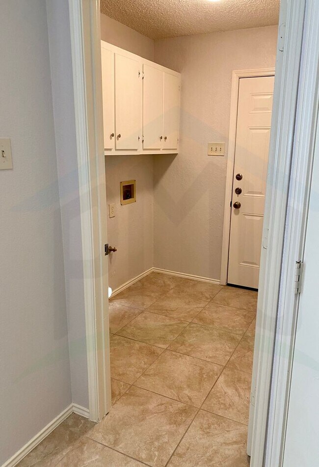 Building Photo - 322 Quail Hollow Dr