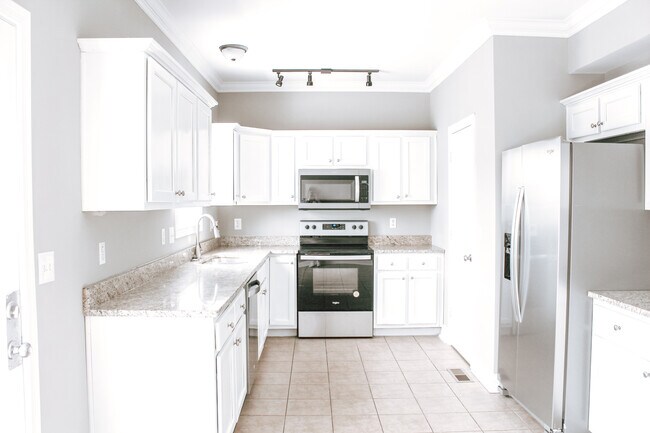 Kitchen - 1153 Unity Dr