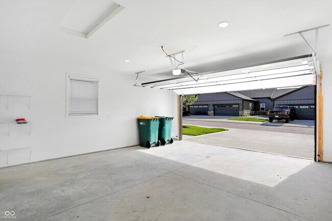 Building Photo - 75 Cypress Dr