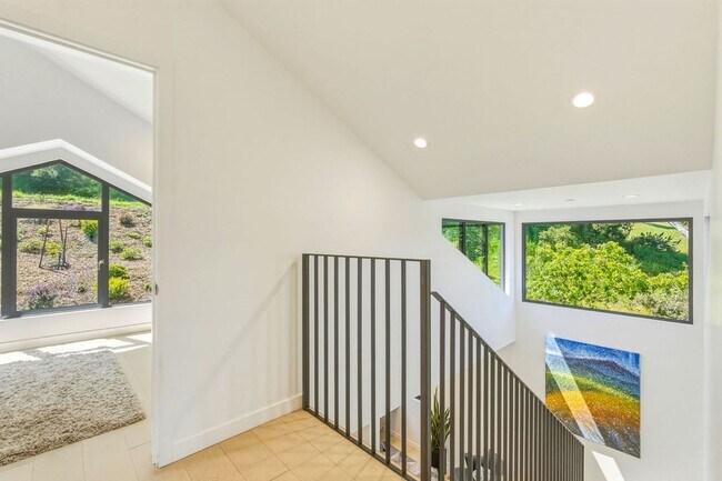 Building Photo - Beautifully Remodeled 4BR + Office Mill Valley Home — Furnished, Private 3/4-Acre Setting, Walk t...