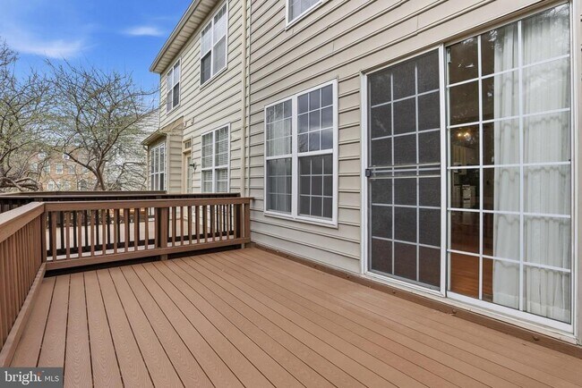 Building Photo - 6137 Manchester Park Cir